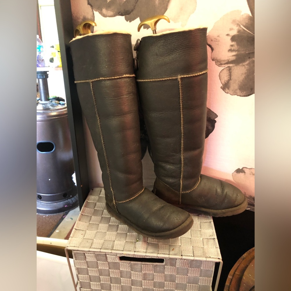 UGG over the knee Bailey Button in Dark Brown, Size 5